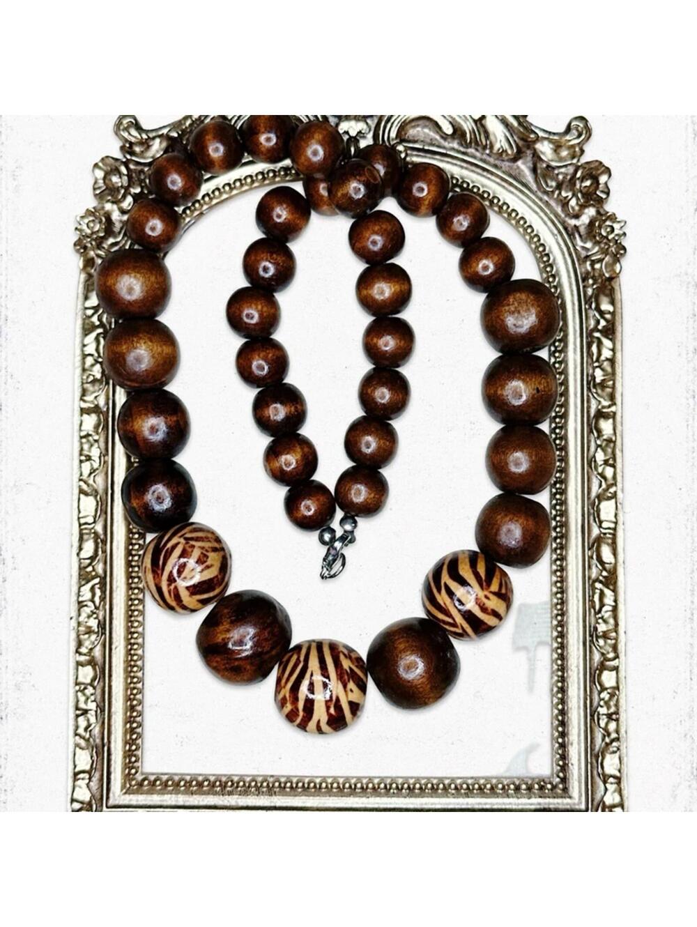 6208gc. Wood Animal Print Necklace